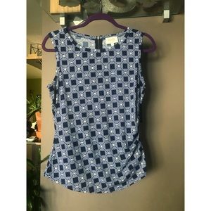 ⬇️⬇️ $36 Laundry by Shelli Segal geometric top